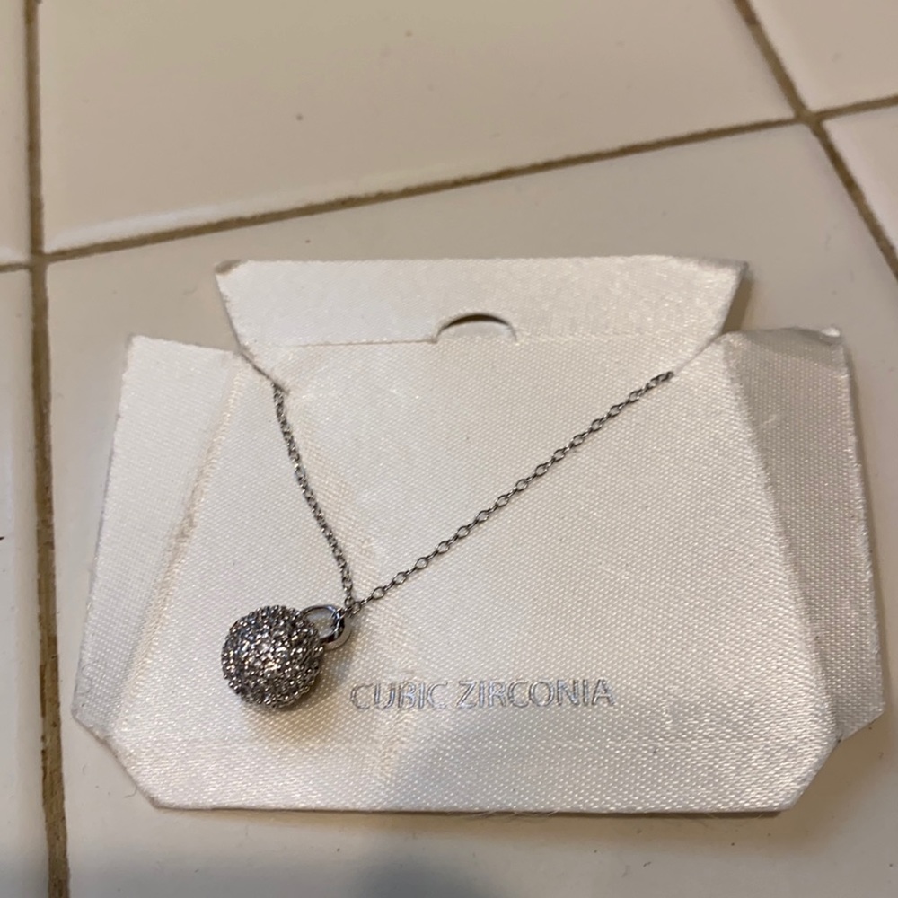 V! Cubic Zirconia 8” necklace new